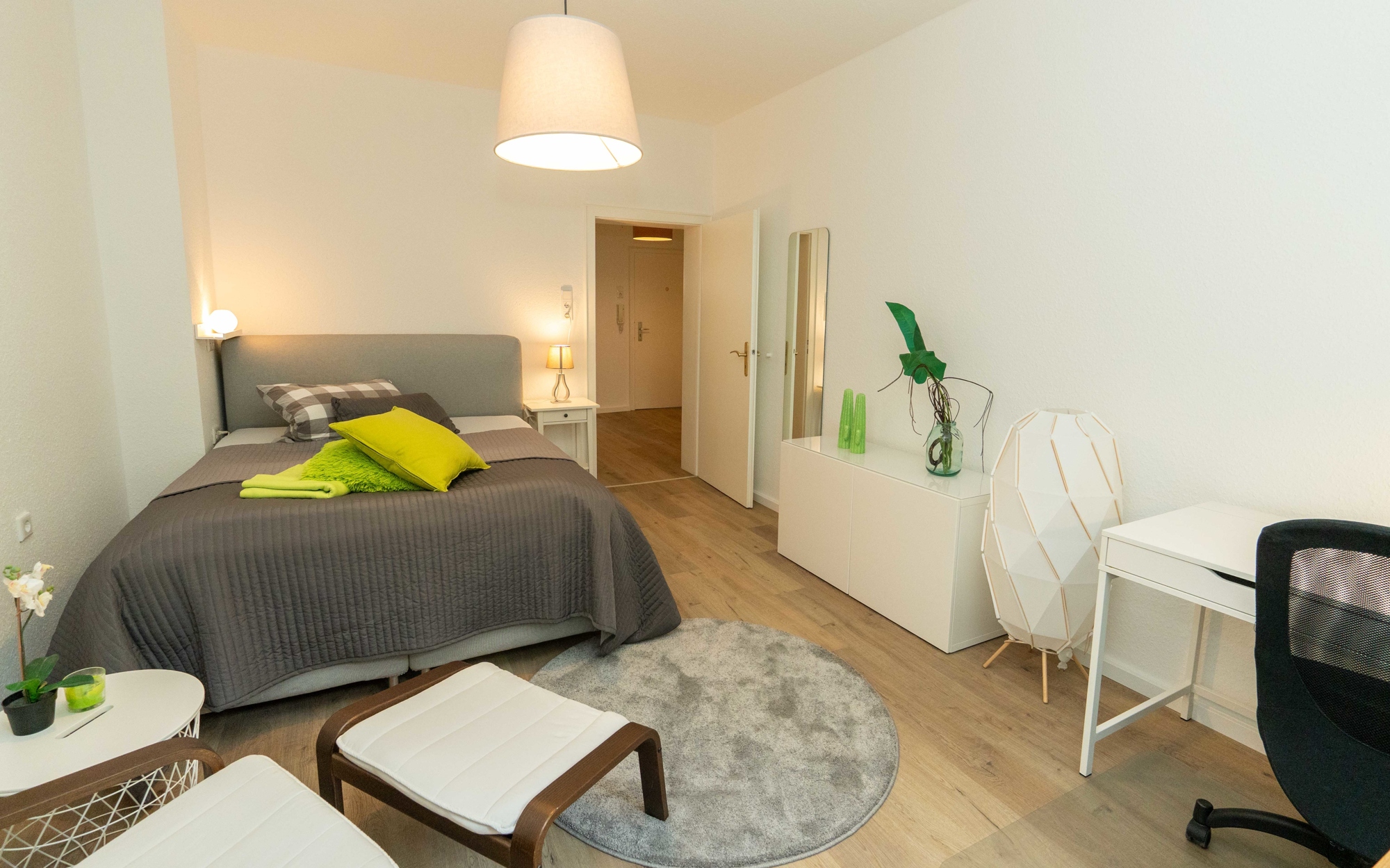 Modernes WG-Zimmer für Studenten und Young Professionals – komplett möbliert & bezugsfertig